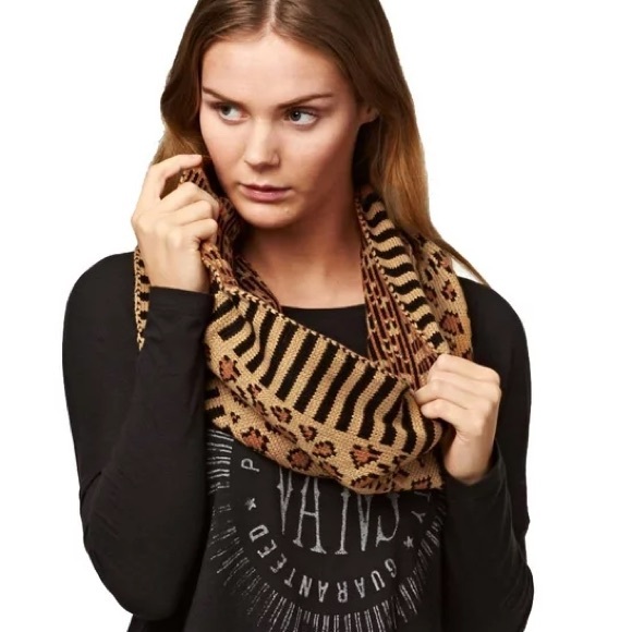π₯ Vans Wilder Infinity Scarf π - Picture 1 of 3